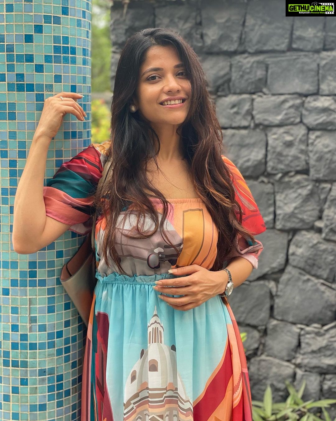 Kinjal Rajpriya Instagram - Queen of hearts ❤️ Stay where you’re loved✨ Styled by @ishhaa_nagar @rudradave33 Outfit 👗@houseoffett #LookBook #Promotions #3Ekka #Mansi #QueenOfHearts #Simplicity #Comfort P.S- Did you check out those Cinderella Shoes?