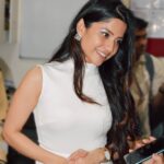 Kinjal Rajpriya Instagram - Candids from the #Tehunk launch-day 🤍 All Real-Captures because I forgot to pose in excitement of the song release😃 With my benpaniyo @tarjanee_official @esharkansara #3Ekka #18thAugust #Promotion dhamaal begins soon 🤩 stay tuned. Outfit : @houseoffett Styled by: @ishhaa_nagar @rudradave33 Thank you for matching my simple style statement 🫶 #WhiteIsLove