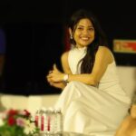 Kinjal Rajpriya Instagram - Candids from the #Tehunk launch-day 🤍 All Real-Captures because I forgot to pose in excitement of the song release😃 With my benpaniyo @tarjanee_official @esharkansara #3Ekka #18thAugust #Promotion dhamaal begins soon 🤩 stay tuned. Outfit : @houseoffett Styled by: @ishhaa_nagar @rudradave33 Thank you for matching my simple style statement 🫶 #WhiteIsLove