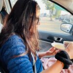 Kinjal Rajpriya Instagram – ચા નો ટાઇમ થ્યો નઇ ? 
ગુજરાતી ઘરો માં રોજેરોજ સંભળાતું વાક્ય 👌
દેશી વાઇબ્ઝ are best vibes✌🏼#WeRockMan #And #WeAreTheBest 😃