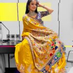 Kinjal Rajpriya Instagram - રાધે તું બડી ભાગીણી, તુને કૌન તપસ્યા કીન તીન લોક તારન તરન, સો તેરે આધીન આઠમ ના દિવસે સુંદર મજાની પુજા કરી✨Thank you @kalyanjewellers_official family, for the divine experience & for hosting us so wonderfully❤️😇 Outfit by @vastra_by_ps - થેન્ક્સ અ લૉટ.. લાગતી તી હં પાક્કી ગુજરાતણ 😃