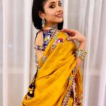 Kinjal Rajpriya Instagram - રાધે તું બડી ભાગીણી, તુને કૌન તપસ્યા કીન તીન લોક તારન તરન, સો તેરે આધીન આઠમ ના દિવસે સુંદર મજાની પુજા કરી✨Thank you @kalyanjewellers_official family, for the divine experience & for hosting us so wonderfully❤️😇 Outfit by @vastra_by_ps - થેન્ક્સ અ લૉટ.. લાગતી તી હં પાક્કી ગુજરાતણ 😃