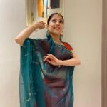 Kinjal Rajpriya Instagram – જય માતાજી🙏 આજ રાજકોટના આંગણે ✨
Event Ready 😃

#Navratri2023 #Day5 Rajkot, Gujarat