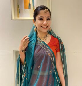 Kinjal Rajpriya Instagram - જય માતાજી🙏 આજ રાજકોટના આંગણે ✨
Event Ready 😃

#Navratri2023 #Day5