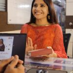 Kinjal Rajpriya Instagram – Supporting your loved one’s dreams at difficult times is best thing one can do. Choose IIFL Finance Gold Loan to ensure a brighter future for your family and also for yourself!✨