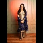 Kirti Kulhari Instagram - #koka 🤭 Wearing: @raw_mango Jewellery: @amrapalijewels Heels: @oceedeeshoes Styling: @shivangiishrivastav @tryambakam_shivangishrivasta Assisted by: @_rashmichandak Hair: @alistan_fernandes Makeup: @nishaa.guptaa Photography: @abhidhanirvanasharma @shivangaze Studio: @dreamfactorystudio2022