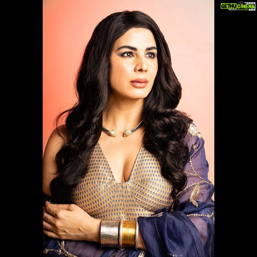 Kirti Kulhari Instagram - #koka 🤠Wearing: @raw_mango Jewellery: @amrapalijewels Heels: @oceedeeshoes Styling: @shivangiishrivastav @tryambakam_shivangishrivasta Assisted by: @_rashmichandak Hair: @alistan_fernandes Makeup: @nishaa.guptaa Photography: @abhidhanirvanasharma @shivangaze Studio: @dreamfactorystudio2022