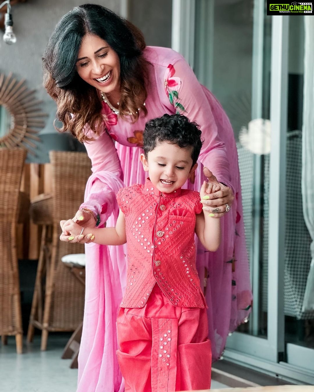 Kishwer Merchant Instagram - May this Diwali bring the warmth of tradition, the light of happiness, and the sweetness of festive treats into your lives. With my little munchkin, I cherish every moment, and @firstcryindia ensures they look their festive best. Our go-to for the most adorable and vibrant ethnic wear. This festive season, with FirstCry, make your child’s celebrations unforgettable with my exclusive code KISHWERDW50. Grab a fantastic 50% discount on Fashion and 45% on everything else. Don’t miss the chance to add a touch of magic to your child’s wardrobe. #firstcrywalidiwali23 #firstcrywaliDiwali #firstcryindia #firstcry #FussNowAtFirstcry #firstcryfashion #kidsfashion