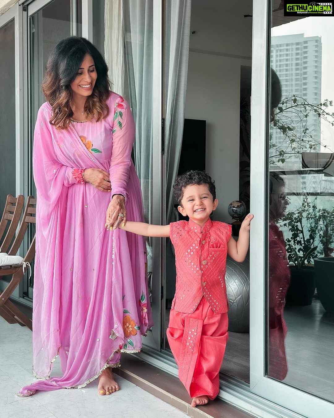 Kishwer Merchant Instagram - May this Diwali bring the warmth of tradition, the light of happiness, and the sweetness of festive treats into your lives. With my little munchkin, I cherish every moment, and @firstcryindia ensures they look their festive best. Our go-to for the most adorable and vibrant ethnic wear. This festive season, with FirstCry, make your child’s celebrations unforgettable with my exclusive code KISHWERDW50. Grab a fantastic 50% discount on Fashion and 45% on everything else. Don’t miss the chance to add a touch of magic to your child’s wardrobe. #firstcrywalidiwali23 #firstcrywaliDiwali #firstcryindia #firstcry #FussNowAtFirstcry #firstcryfashion #kidsfashion