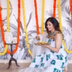 Kishwer Merchant Instagram - Chand bhi hai Deewana Mera ✨ Outfit @whysobluelove