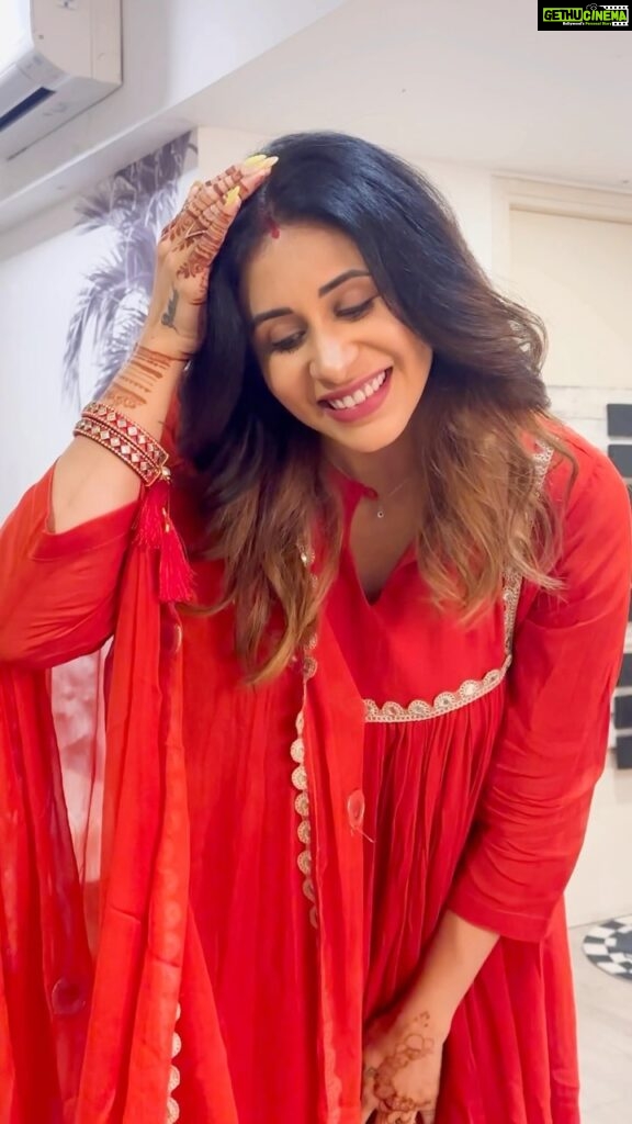 Kishwer Merchant Instagram - Sindoor, Chooda, Mehndi ...The one day when I dress up for him and for the wedding that happened almost 7 years back , always special 🫰❤️🫶✨ Happy Karwachauth Everyone 🫶✨