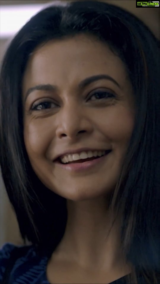 Koel Mallick Instagram - ক্রমশই ঘনীভূত হয়ে উঠছে রহস্যের মেঘ। মিতিন কি পারবে এই রহস্যের জাল ভেদ করতে? আসছে #MitinMashi April 28th-এ, #WorldDigitalPremiere. @yourkoel @arindamsil @pathakvinay @subhrajit_dutta13 @riyabanik22 @bickramghoshofficial & @camelliafilms #Addatimes #AddaEkhonJomjomat #Addatimes2023 #Adda