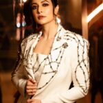 Koel Mallick Instagram - SPARKLE !!!!!!🌟⭐️💫⚡️✨ #sundayvibes #love #happiness #peace #life #koelকথা 💝