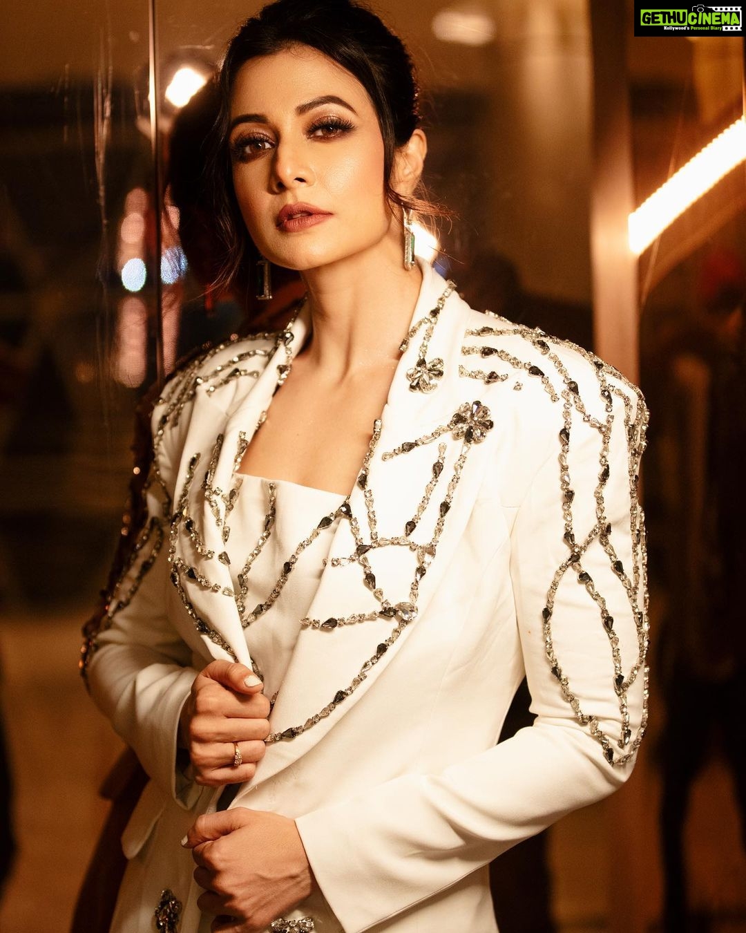 Koel Mallick Instagram - SPARKLE !!!!!!🌟⭐️💫⚡️✨ #sundayvibes #love #happiness #peace #life #koelকথা 💝