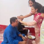 Koel Mallick Instagram - ভাইয়ের কপালে দিলাম ফোঁটা…😊 #bhaiphota #blessings #happiness #love #forever #family #joyful Bhawanipore Mallick Bari