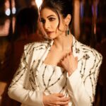 Koel Mallick Instagram - SPARKLE !!!!!!🌟⭐️💫⚡️✨ #sundayvibes #love #happiness #peace #life #koelকথা 💝