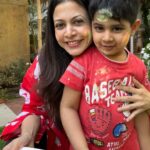 Koel Mallick Instagram - Wishing all a very happy & safe Holi!!!! Smearing all with রঙ may life be painted with the most vibrant colours!!!! 😛🥰😍🤗 … as the madness continues the next lot of crazy pictures with bachha gang coming soon… Pic courtesy: 📷 @nispalsingh ( who chooses to be behind lens always🤪😝) #happyholi #holi #holihai #love #colours #crazy #life #koelকথা