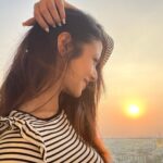 Koel Mallick Instagram - As Sun serves the best filter ! 💃🤩 love & light !!!!🌞❤️ #happysunday #nofilterneeded #love #glitter #glow #joy #blessings #life #koelকথা