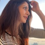 Koel Mallick Instagram - As Sun serves the best filter ! 💃🤩 love & light !!!!🌞❤️ #happysunday #nofilterneeded #love #glitter #glow #joy #blessings #life #koelকথা