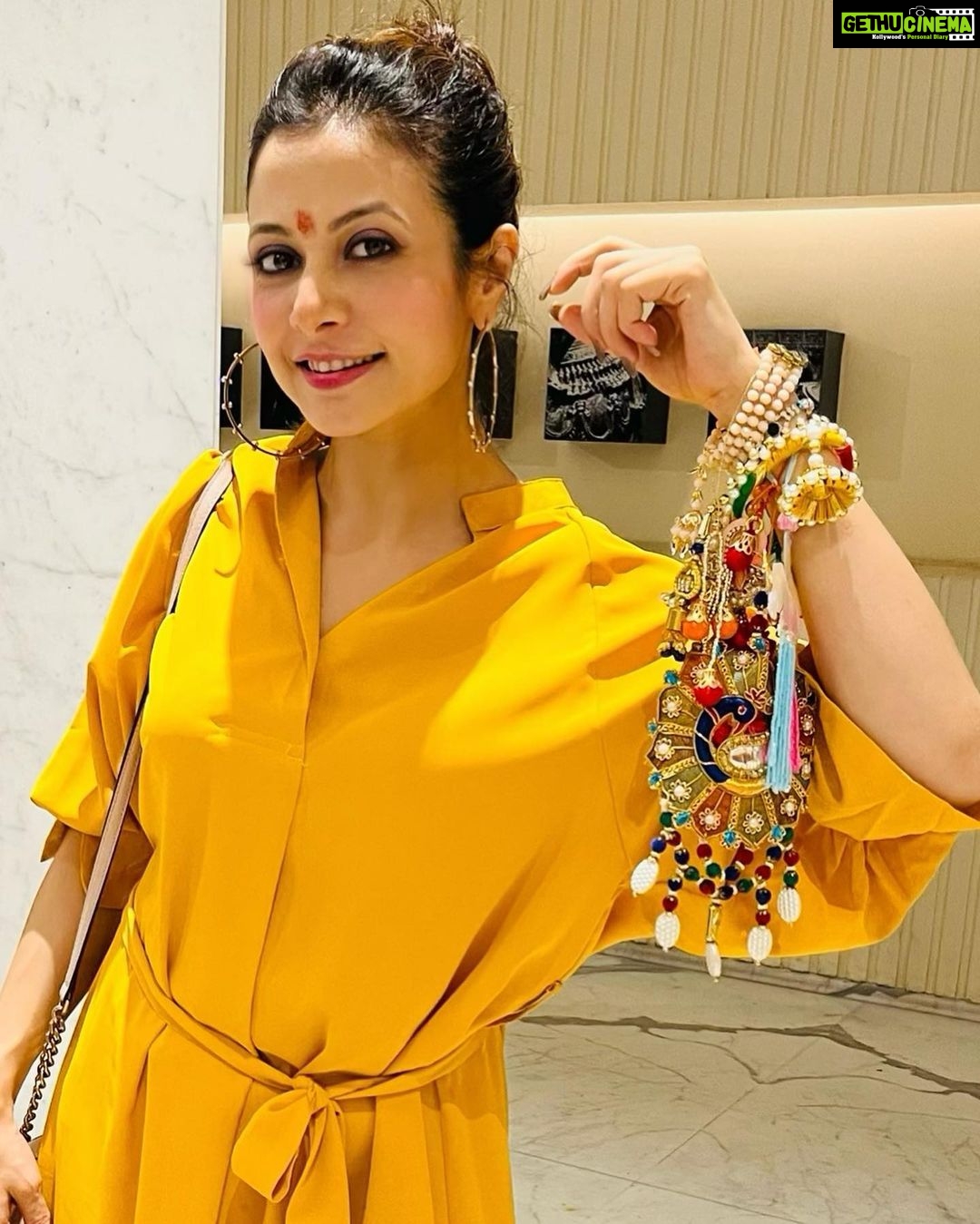 Koel Mallick Instagram - Bond of love…being tied with Lumba Rakhi on the auspicious celebration of Raksha Bandhan! 🫶💕 #love #happiness #family #blessings #life #koelকথা