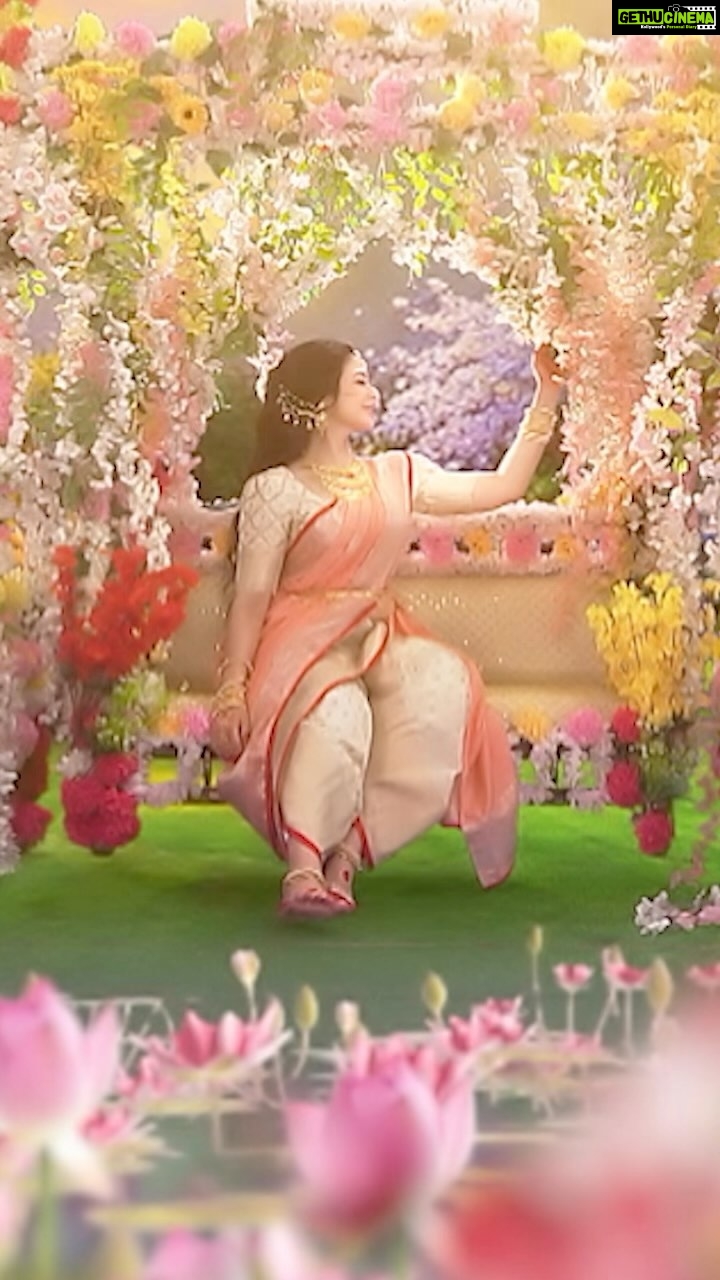 Koel Mallick Instagram - 14 অক্টোবর, শনিবার মহালয়ার পুণ্যলগ্নে দেখুন ‘যা দেবী সর্বভূতেষু’ ঠিক ভোর 5 টায়। #যাদেবীসর্বভূতেষু #স্টারজলসা #StarJalsha