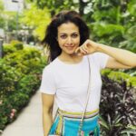 Koel Mallick Instagram – Hi! ๐โโ๏ธ๐
#happyenvironmentday #happysunday #love #joy #positivevibes #happiness