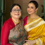 Koel Mallick Instagram - শুভ মহাষষ্ঠীর শুভেচ্ছা 🙏 #durgapujo #pujo2022 #pujovibes #happiness #smile #koelকথা Bhawanipore Mallick Bari