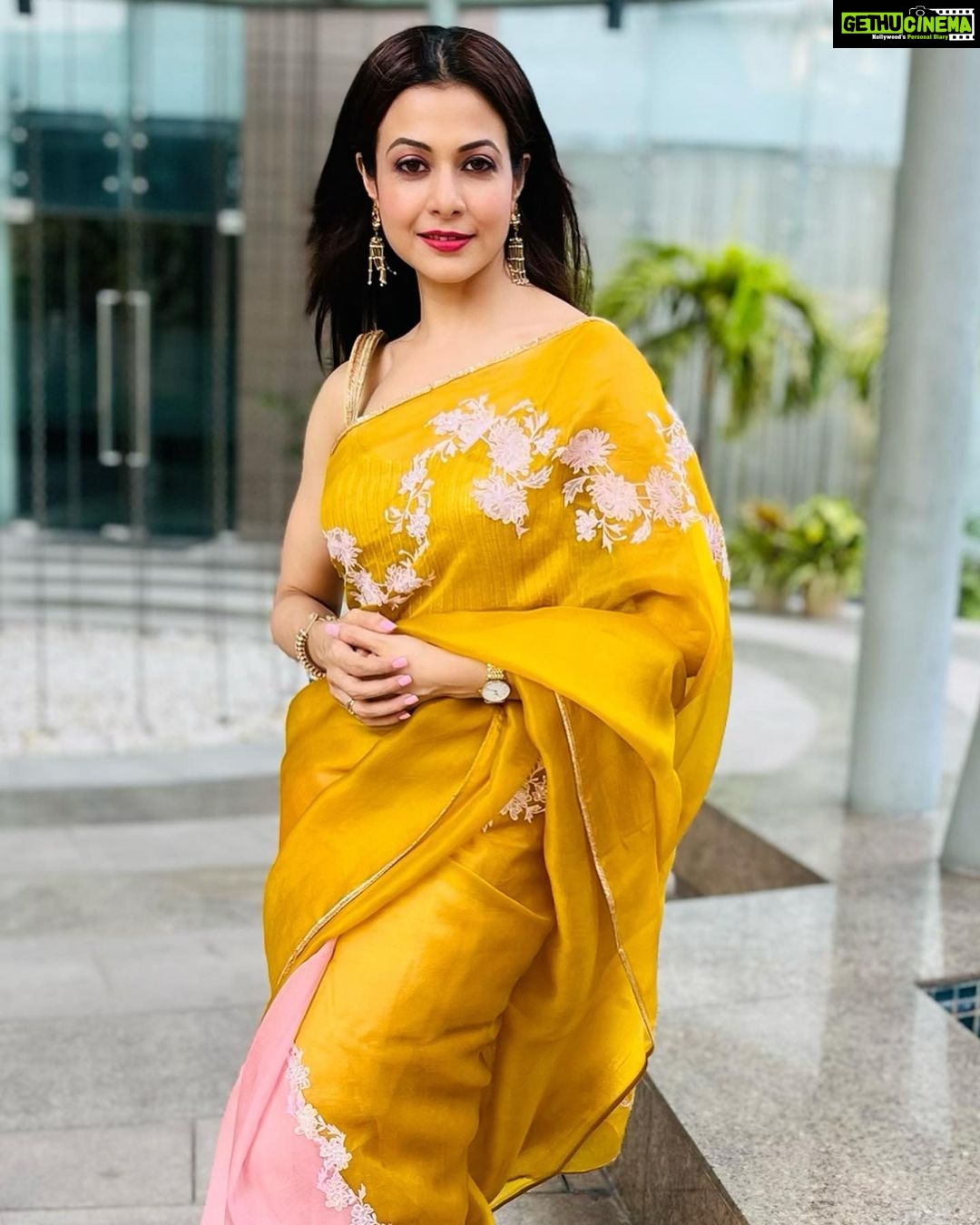 Koel Mallick Instagram - ๐๐๐๐ #love #happiness #positivevibes #koelเฆเฆฅเฆพ