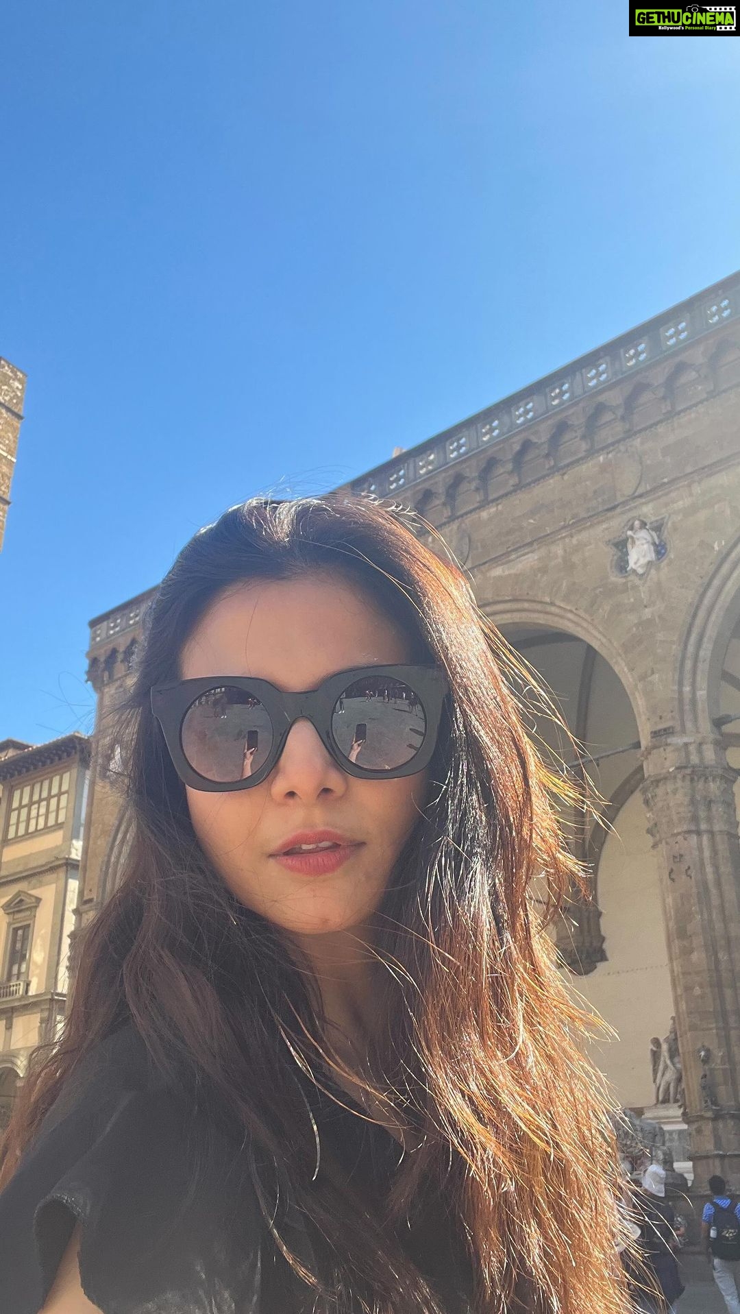 Koel Mallick Instagram - #Europetrip2023 #italy #Florence #traveldiaries #love #life 🫶