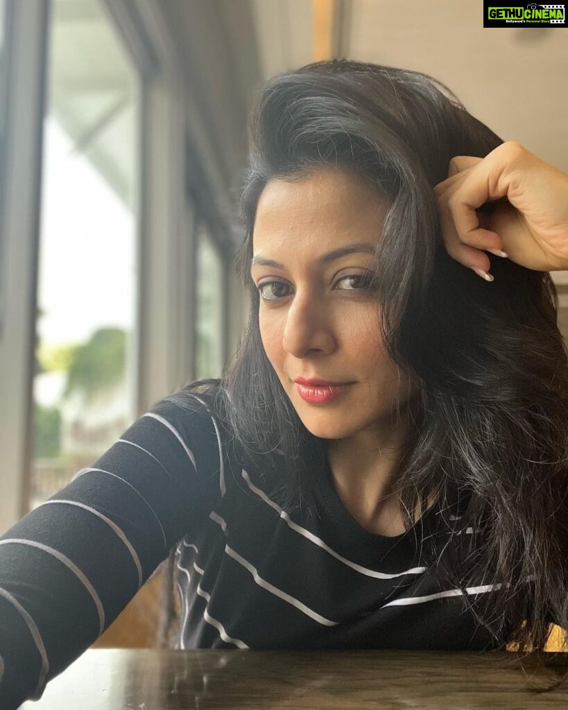 Koel Mallick Instagram - Hello 👋 !!!! Isn’t there so much in just a word! 😍💕 #happiness #love #positivevibes #sunshine #nofilterneeded #koelকথা