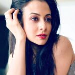 Koel Mallick Instagram - Even if it’s a time lapse video...my real time of gettin ready (only when I do it myself of course 😜) would at the most be of 7mins !!!!😝💃 #gettingready #readyornot #instagramreels #reelitfeelit #koelকথা