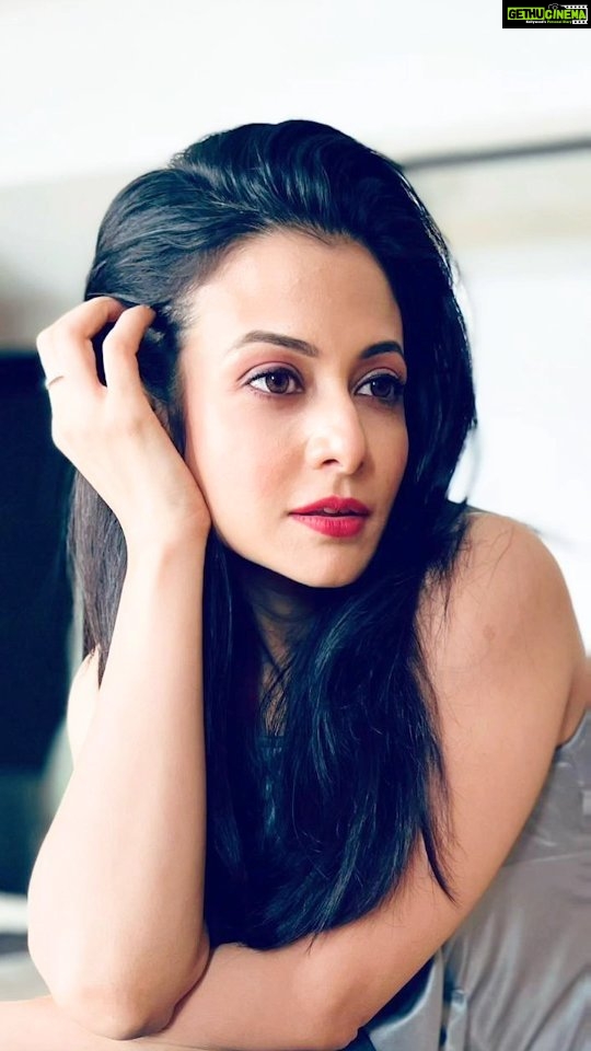 Koel Mallick Instagram - Even if it’s a time lapse video...my real time of gettin ready (only when I do it myself of course 😜) would at the most be of 7mins !!!!😝💃 #gettingready #readyornot #instagramreels #reelitfeelit #koelকথা