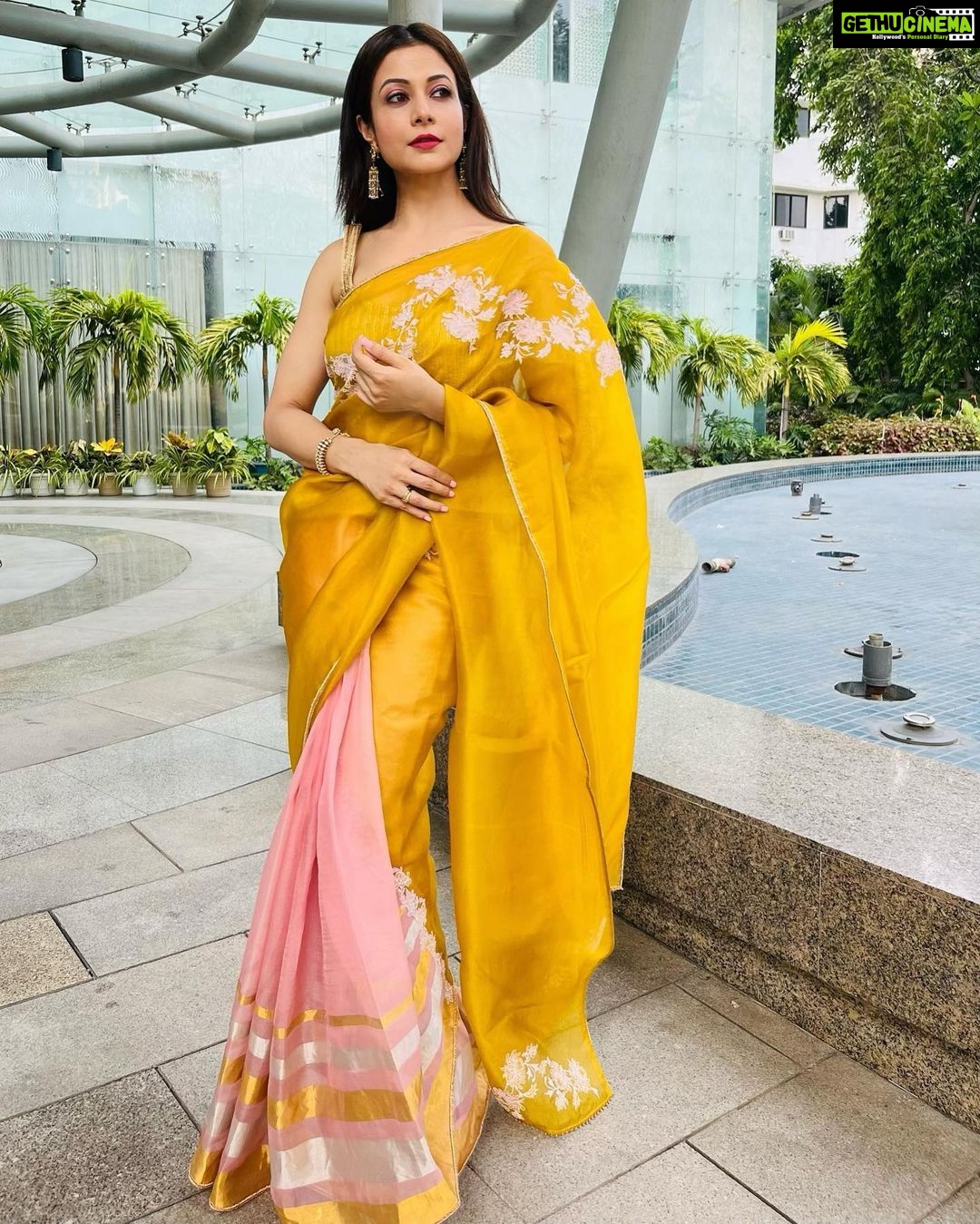 Koel Mallick Instagram - ๐๐๐๐ #love #happiness #positivevibes #koelเฆเฆฅเฆพ