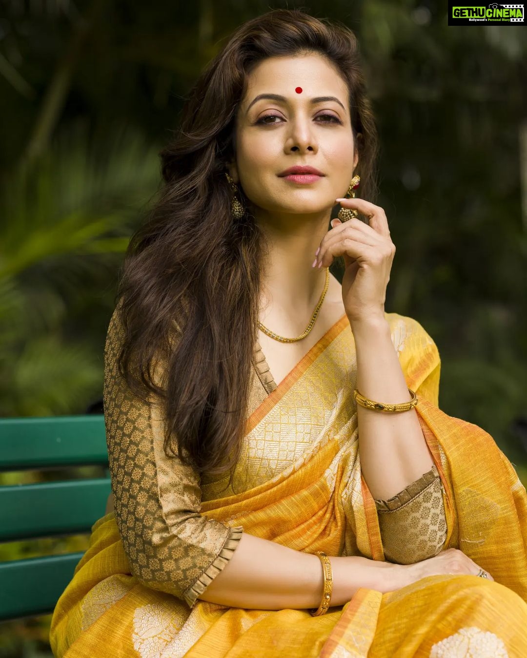 Koel Mallick Instagram - প্রতিটি মুহূর্ত কাটুক আনন্দে...ভালো থাকুন, সকলকে ভালো রাখুন...শুভ নববর্ষ। 😊😊😊😊