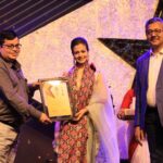 Koel Mallick Instagram - Honoured & humbled to be receiving the ‘Pride of Bengal Award’ from Young Leaders Forum,ICC…thanks to all for the love & blessings, that makes my journey all the more fulfilling!🙏 #gratitude #happiness #life #positivity 😇💕