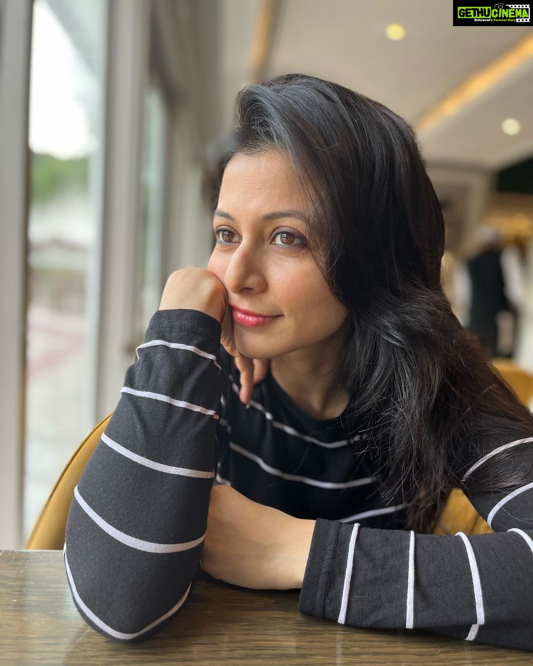 Koel Mallick Instagram - Hello 👋 !!!! Isn’t there so much in just a word! 😍💕 #happiness #love #positivevibes #sunshine #nofilterneeded #koelকথা