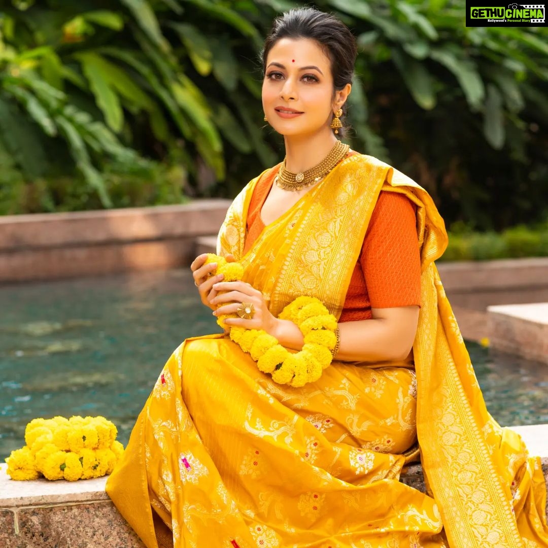 Koel Mallick Instagram - সরস্বতী পুজোর শুভেচ্ছা সবাইকে! #saraswatipuja #koelকথা