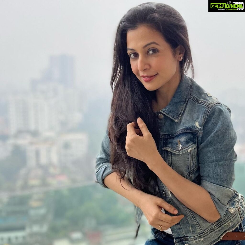 Koel Mallick Instagram - Quite a cloudy Sunday it is today!!!!!….🥰😍 #love #positivevibes #happiness #koelকথা
