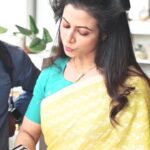 Koel Mallick Instagram - আপনাদের ভালোবাসার "মিতিন মাসি" আবার ফিরছে - এবার জঙ্গলে! #BtsOfJongoleMitinMashi এই পুজোয় যেমন দুর্গা এই পুজোয় তেমনই মিতিনমাসি #JongoleMitinMashi #breathegreen #gogreen #savetheforest #savetheelephant #adventure #detective #Thriller #mitinmashi #durgapujo #paribarikchhobi #suchitrabhattacharya @yourkoel @arindamsil