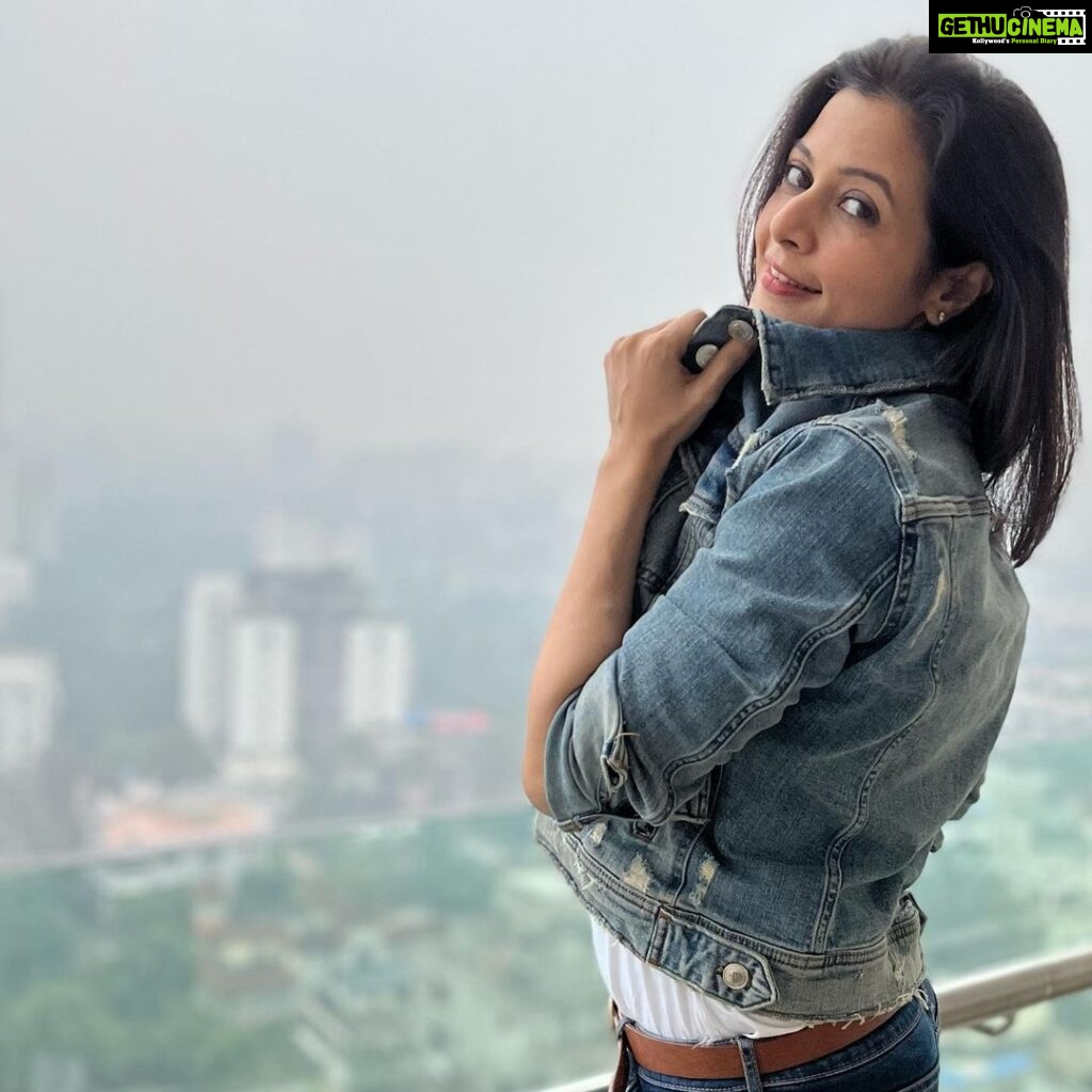 Koel Mallick Instagram - Quite a cloudy Sunday it is today!!!!!….🥰😍 #love #positivevibes #happiness #koelকথা
