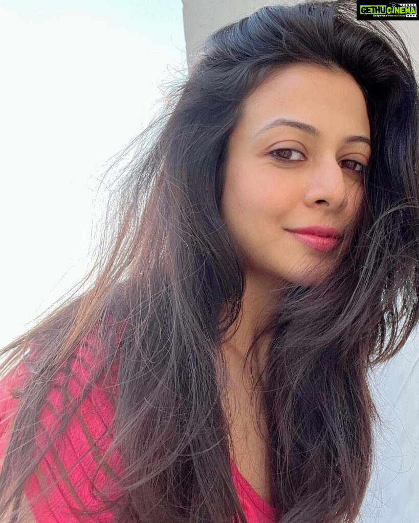 Koel Mallick Instagram - End of the year…as heart inclines to retrospection… 💗 #positivevibes #positivity #positivelife #koelকথা