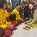 Koel Mallick Instagram - Its been a very special day, celebrating Bhaiphota with my specially abled brothers of Marudyan shelter… Wishing everyone absolute well-being….love happiness & peace 😇 @iswarsankalpango #bhaifota #love #bonding #blessing