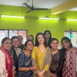 Koel Mallick Instagram - Its been a very special day, celebrating Bhaiphota with my specially abled brothers of Marudyan shelter… Wishing everyone absolute well-being….love happiness & peace 😇 @iswarsankalpango #bhaifota #love #bonding #blessing