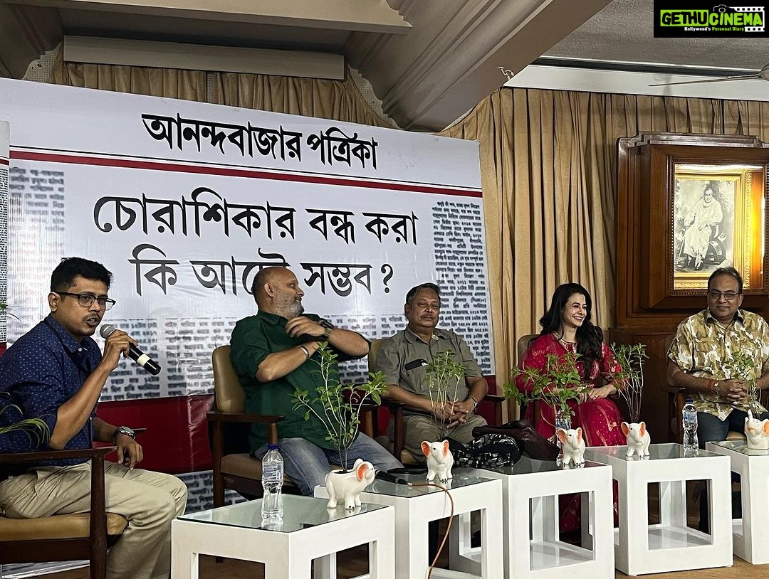 Koel Mallick Instagram - ‘আনন্দবাজার পত্রিকা- শহর কী বলছে #jongolemitinmashi #Pujo2023 #thispuja #ecosystem #wildlife