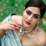 Komal Sharma Instagram - Amalgamating high spirits with stunning presence brings up the ethereal beauty Pro - @a._john_pro Captured by- @sureshsuguphotography #komalsharma #actress #shoot #bollywoodactress #saree