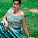 Komal Sharma Instagram - Amalgamating high spirits with stunning presence brings up the ethereal beauty Pro - @a._john_pro Captured by- @sureshsuguphotography #komalsharma #actress #shoot #bollywoodactress #saree