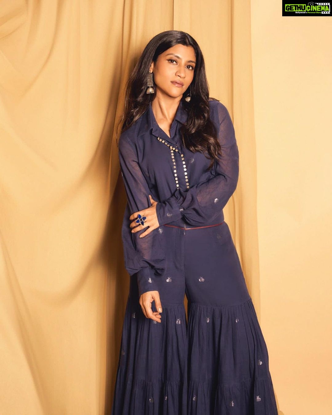 Konkona Sen Sharma Instagram - Mumbai Diaries S2 promotions! 💙💙💙 Outfit: @divyabydivyaanand Jewellery: @goldenwindow @ascend.rohank Rings: @amrapalijewels Styled by @damini_styles Team: @niddhii_jain Hair: @nimishahshah210 Makeup: @seldon_makeup Photographer: @visualaffairs_va