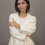 Konkona Sen Sharma Instagram - Have you watched Mumbai Diaries 2 on @primevideoin ? Outfit: @stylemati Jewellery: @ishhaara @shopanatina @ascend.rohank Styled by @damini_styles Team: @niddhii_jain Hair: @nimishahshah210 Makeup: @seldon_makeup Photographer: @parkar_45_