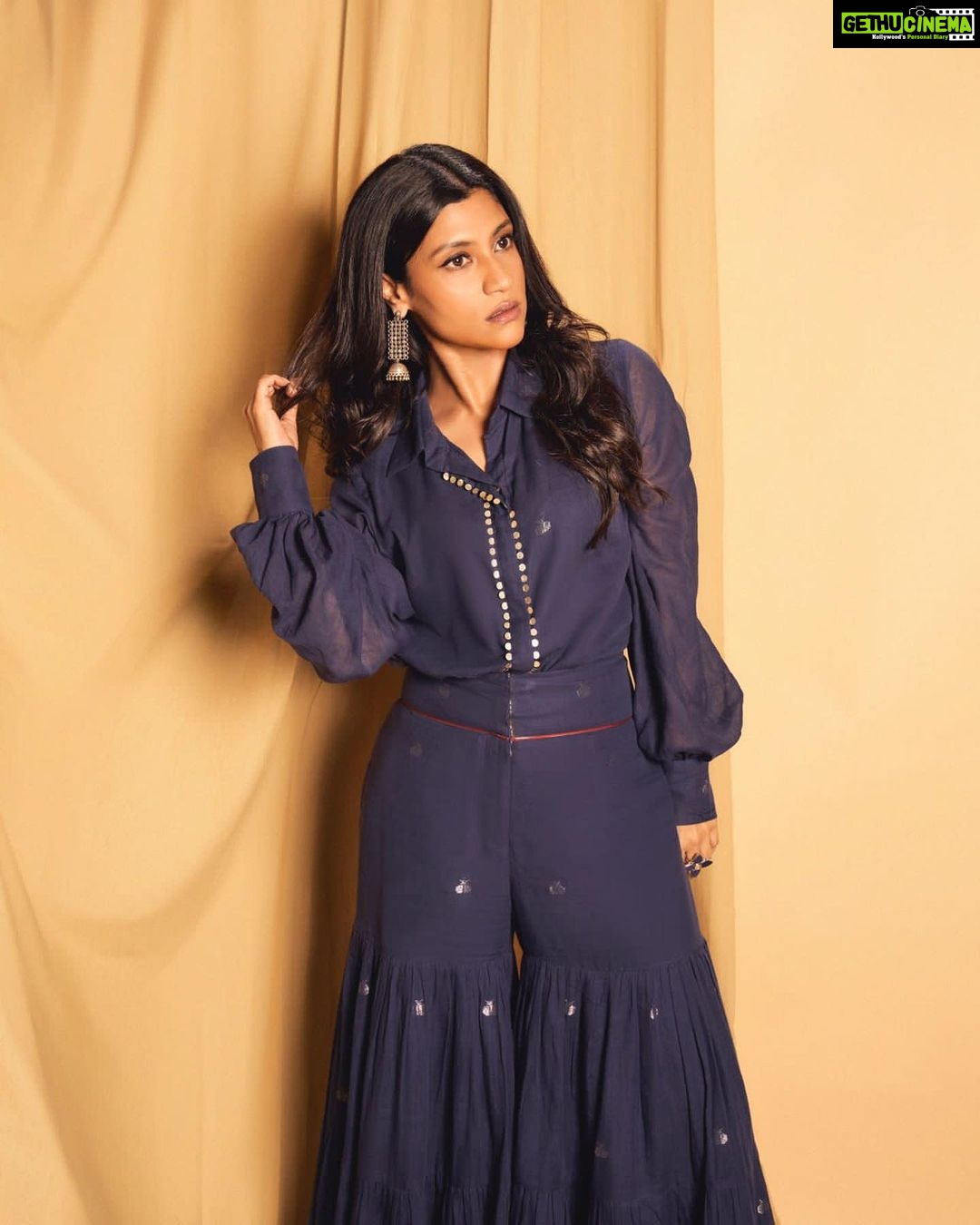 Konkona Sen Sharma Instagram - Mumbai Diaries S2 promotions! 💙💙💙 Outfit: @divyabydivyaanand Jewellery: @goldenwindow @ascend.rohank Rings: @amrapalijewels Styled by @damini_styles Team: @niddhii_jain Hair: @nimishahshah210 Makeup: @seldon_makeup Photographer: @visualaffairs_va