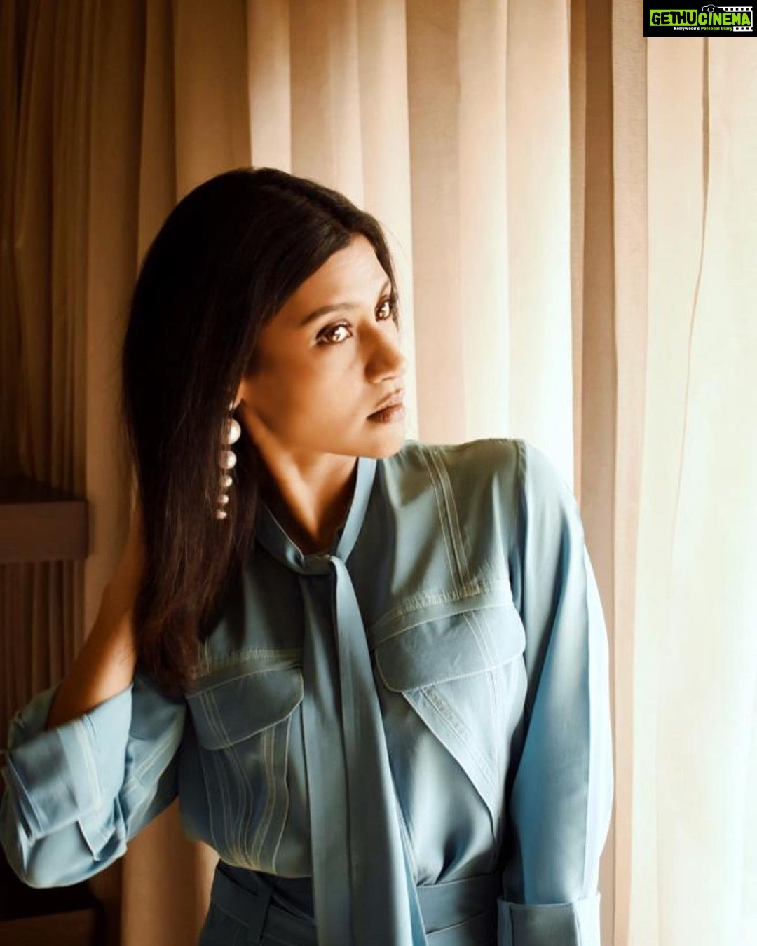 Konkona Sen Sharma Instagram - Mumbai Diaries Season 2 is here! And according to @shreyadhan13 it’s bigger, better and wetter :) Have you watched it yet? Outfit: @lovebirds.studio Jewellery: @goldenwindow @ascend.rohank Rings: @minerali_store Styled by @damini_styles Team: @niddhii_jain Hair: @nimishahshah210 Makeup: @seldon_makeup Photographer: @pehelaggarwal